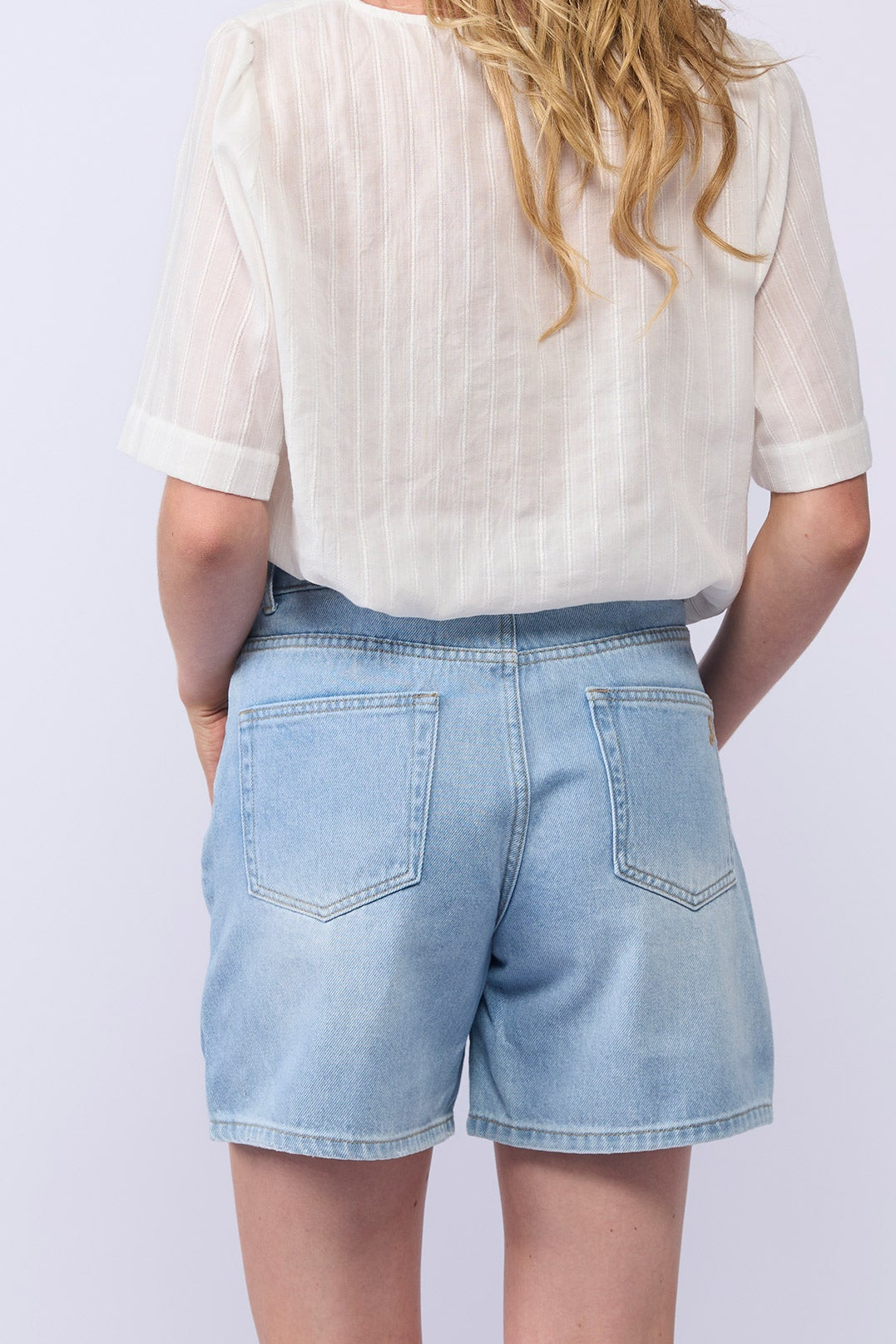 7022 The Denim Short - Light Denim