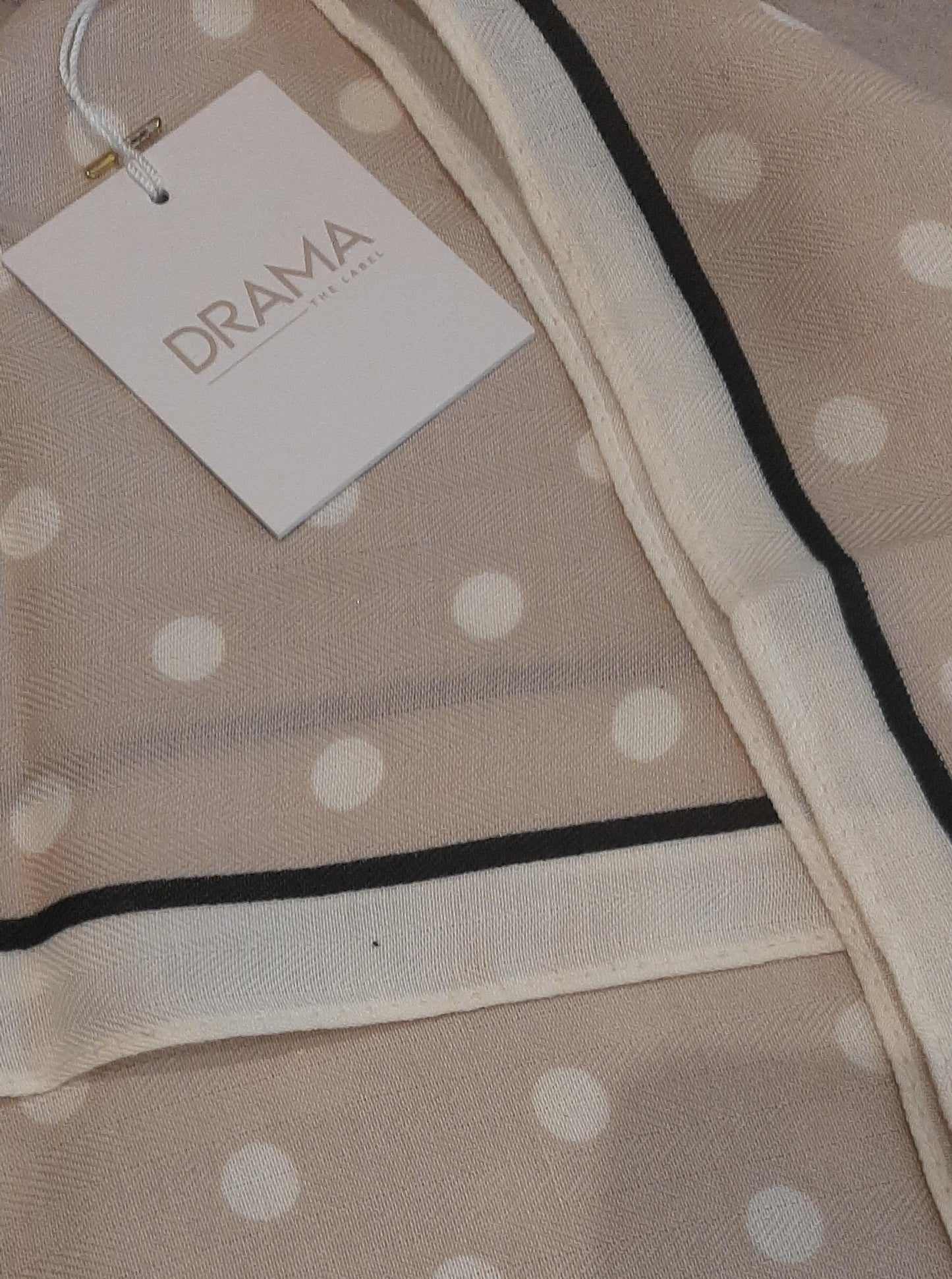AA2 - Clip Scarf - Cream Spot