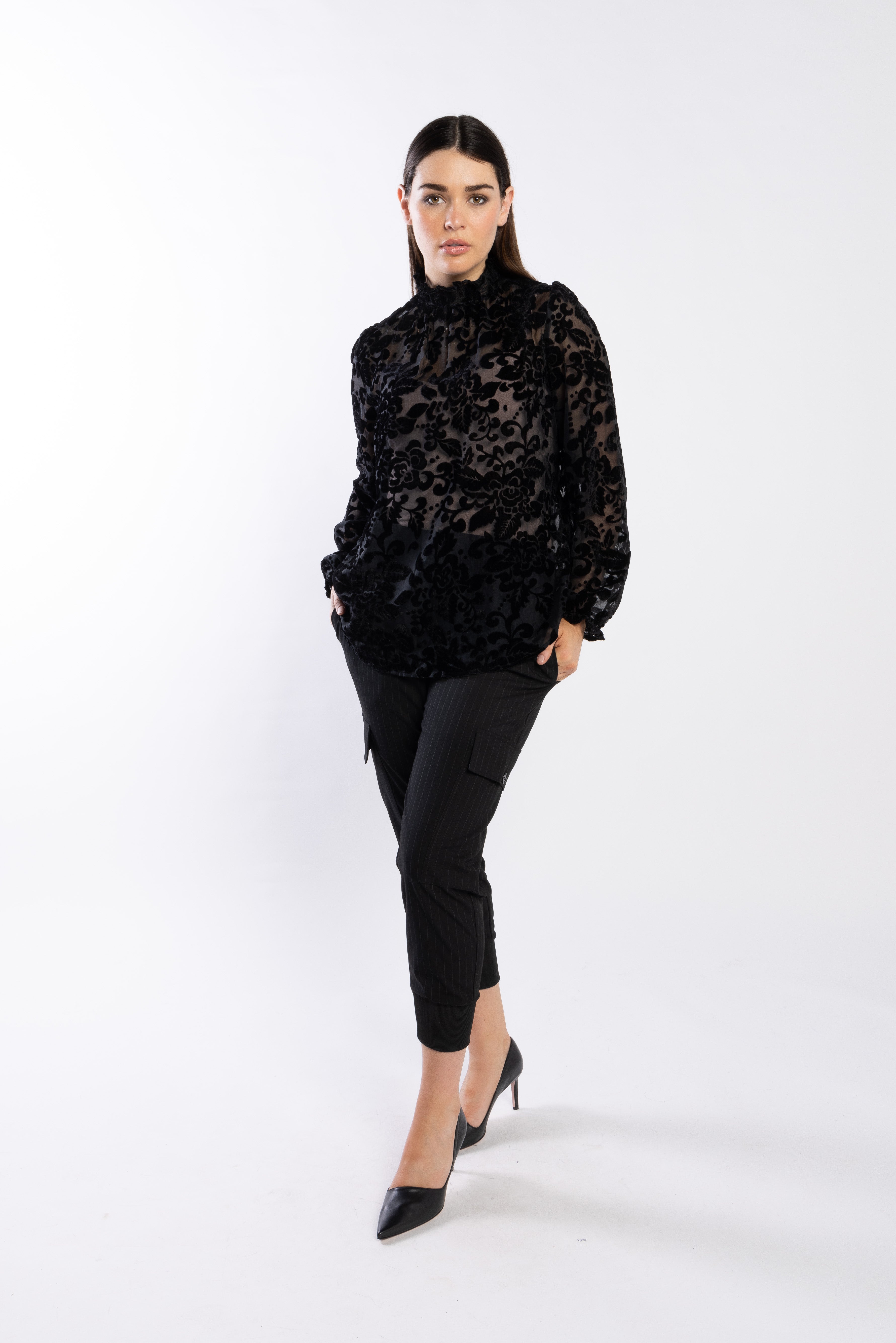 4052 - Noni Pants - Black Pinstripe