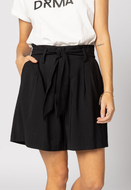 7020 - Alone Short - Black