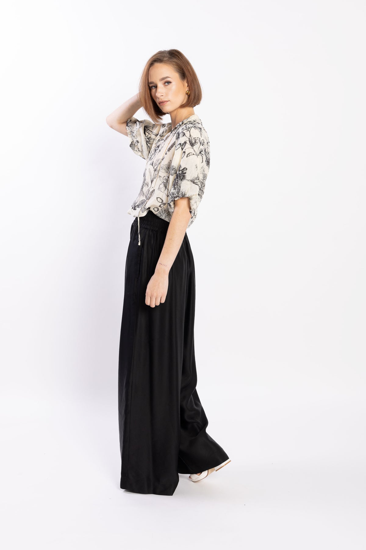 LOUGHLIN - 1238L - Shaye Blouse - Tahiti Print