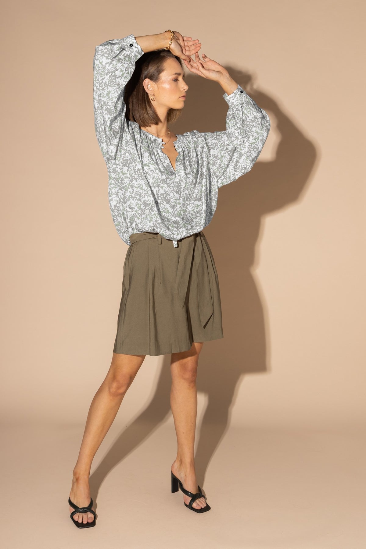 Loughlin - 7020L - Alone Short - Olive