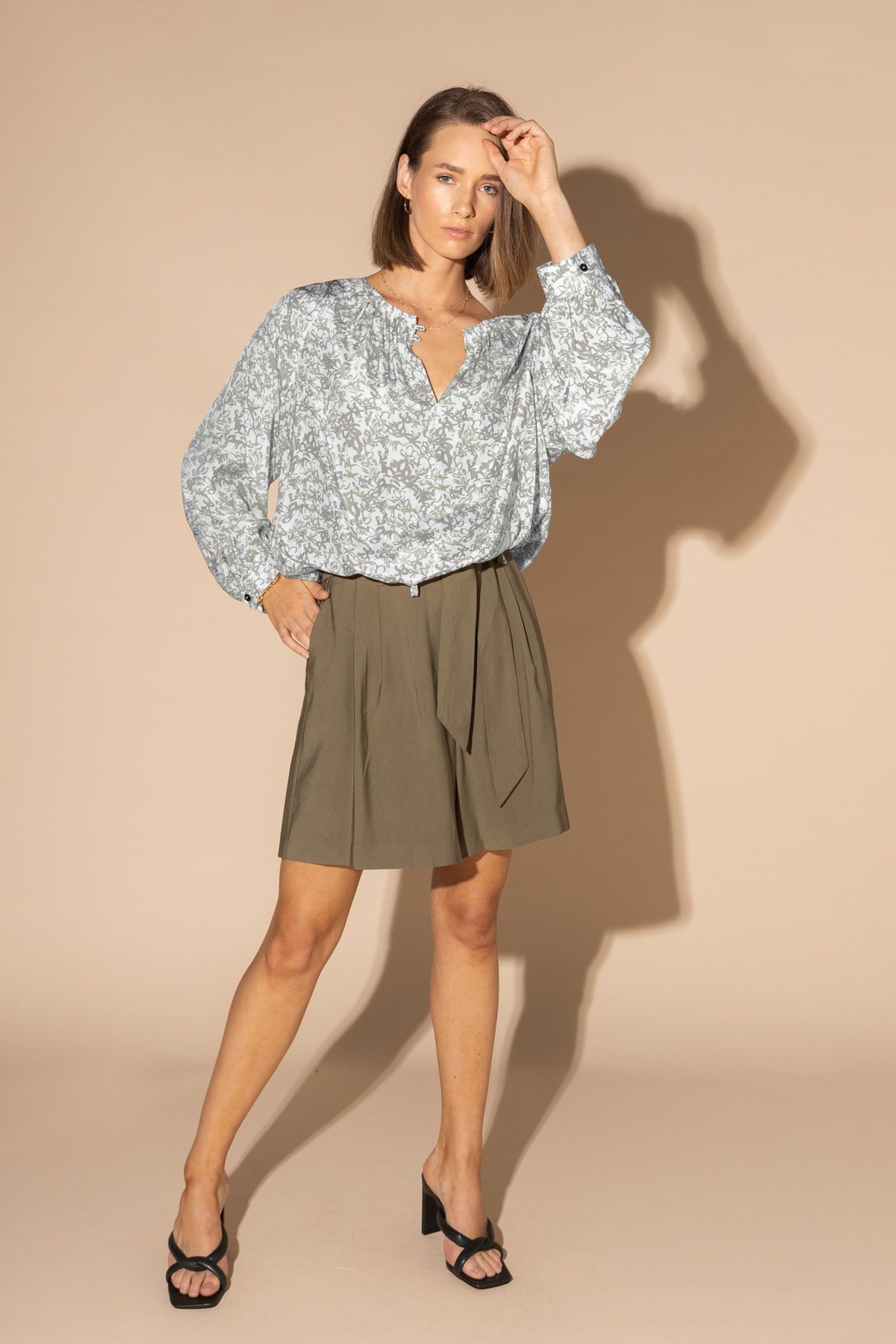 Loughlin - 7020L - Alone Short - Olive