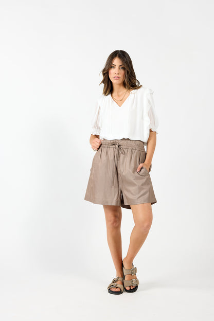 7021 - Ali Shorts - Biscuit