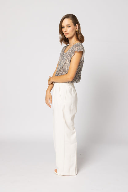 1282 - Tea Time Top - Silver Cloud