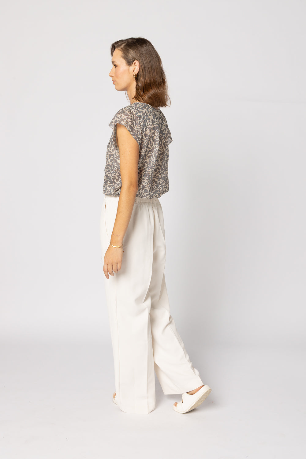 1282 - Tea Time Top - Silver Cloud