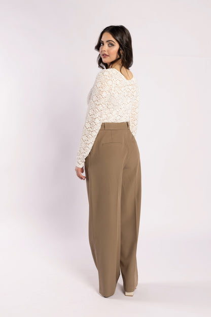 1303 - Fav Layer Top - Creme