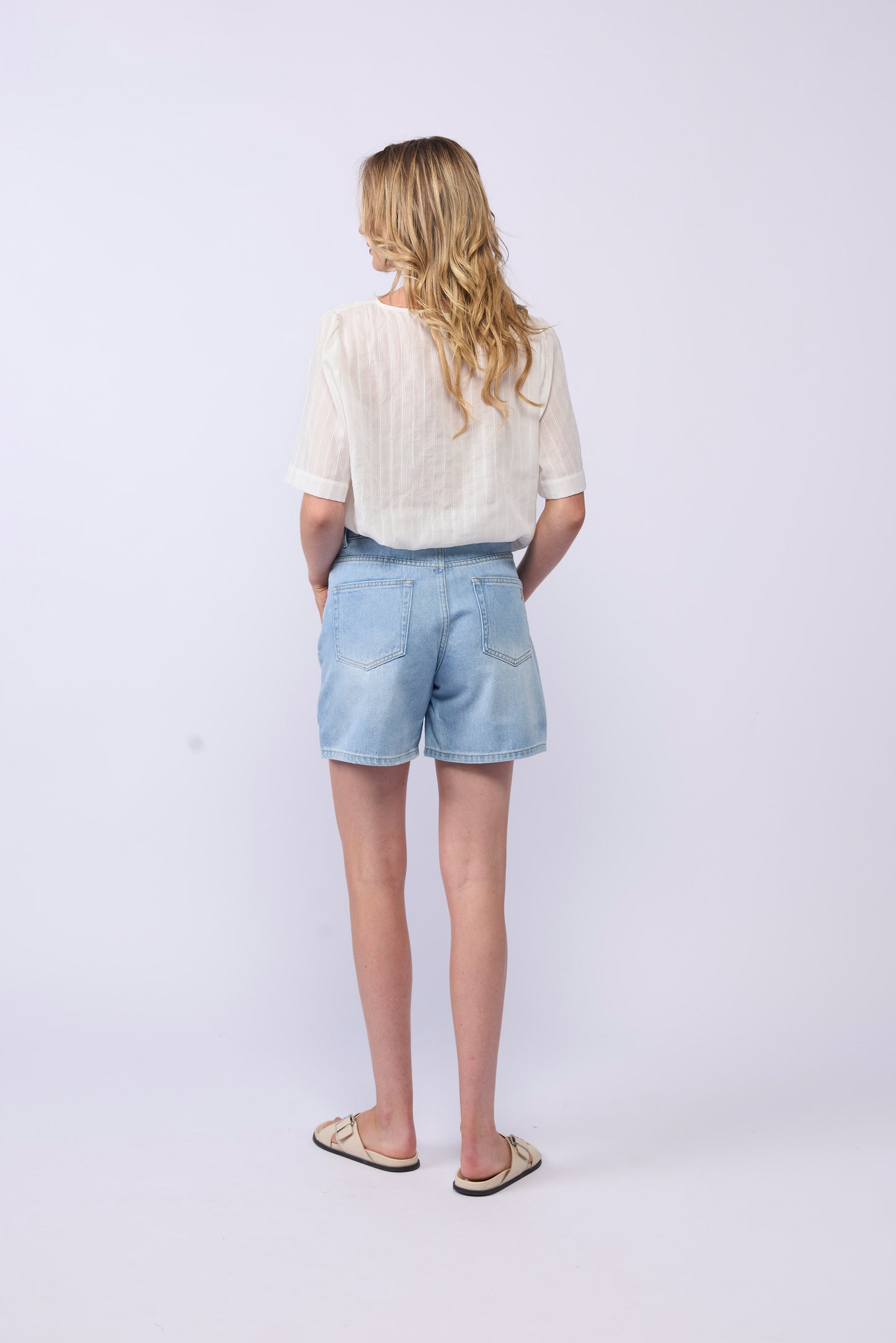 7022 The Denim Short - Light Denim