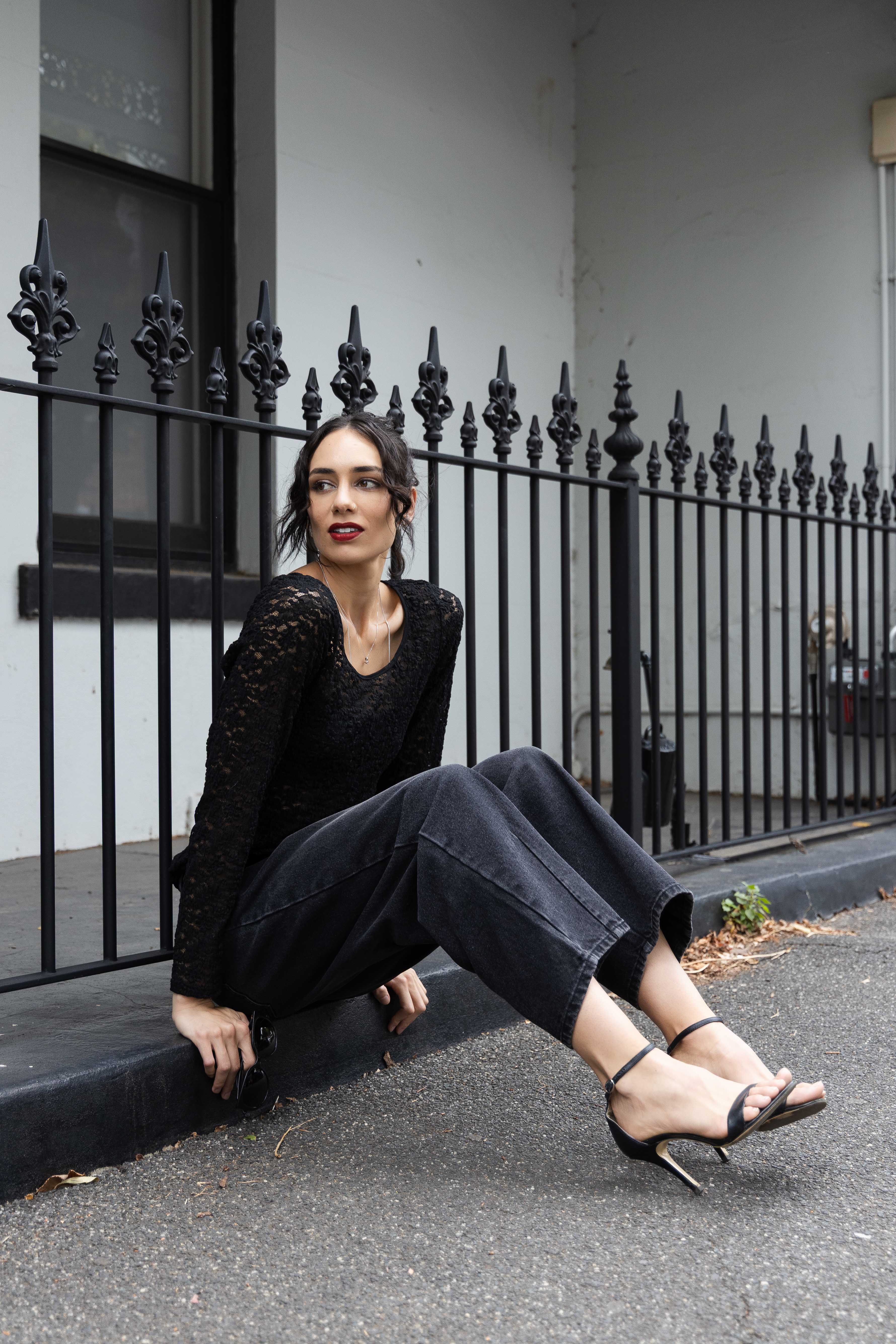 9036 - Barrel Leg Jean - Black