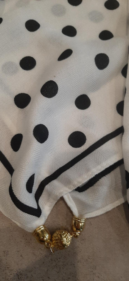 AA2 - Clip Scarf - Black Spot