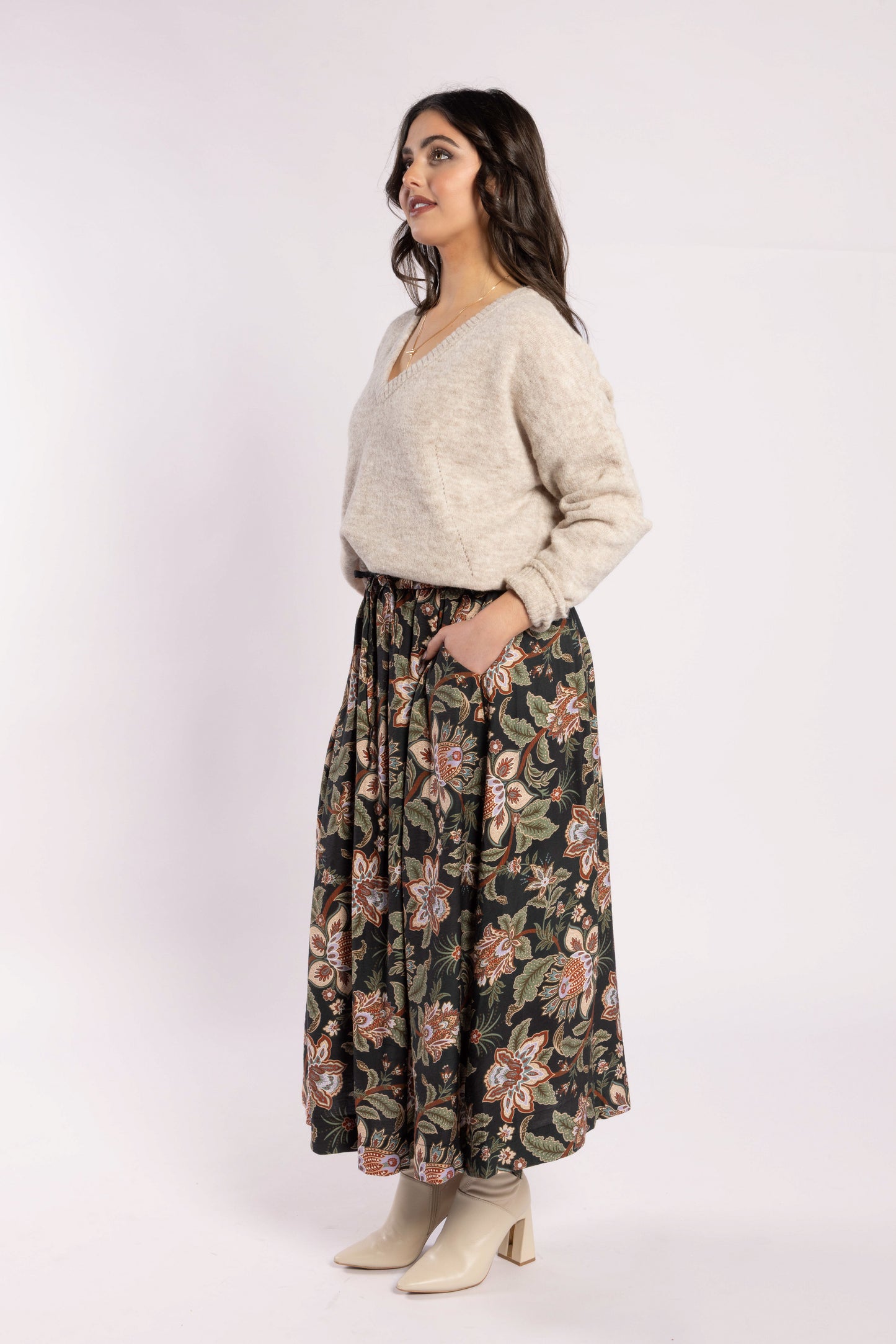 6065 - Lost Skirt - Del Ray Black