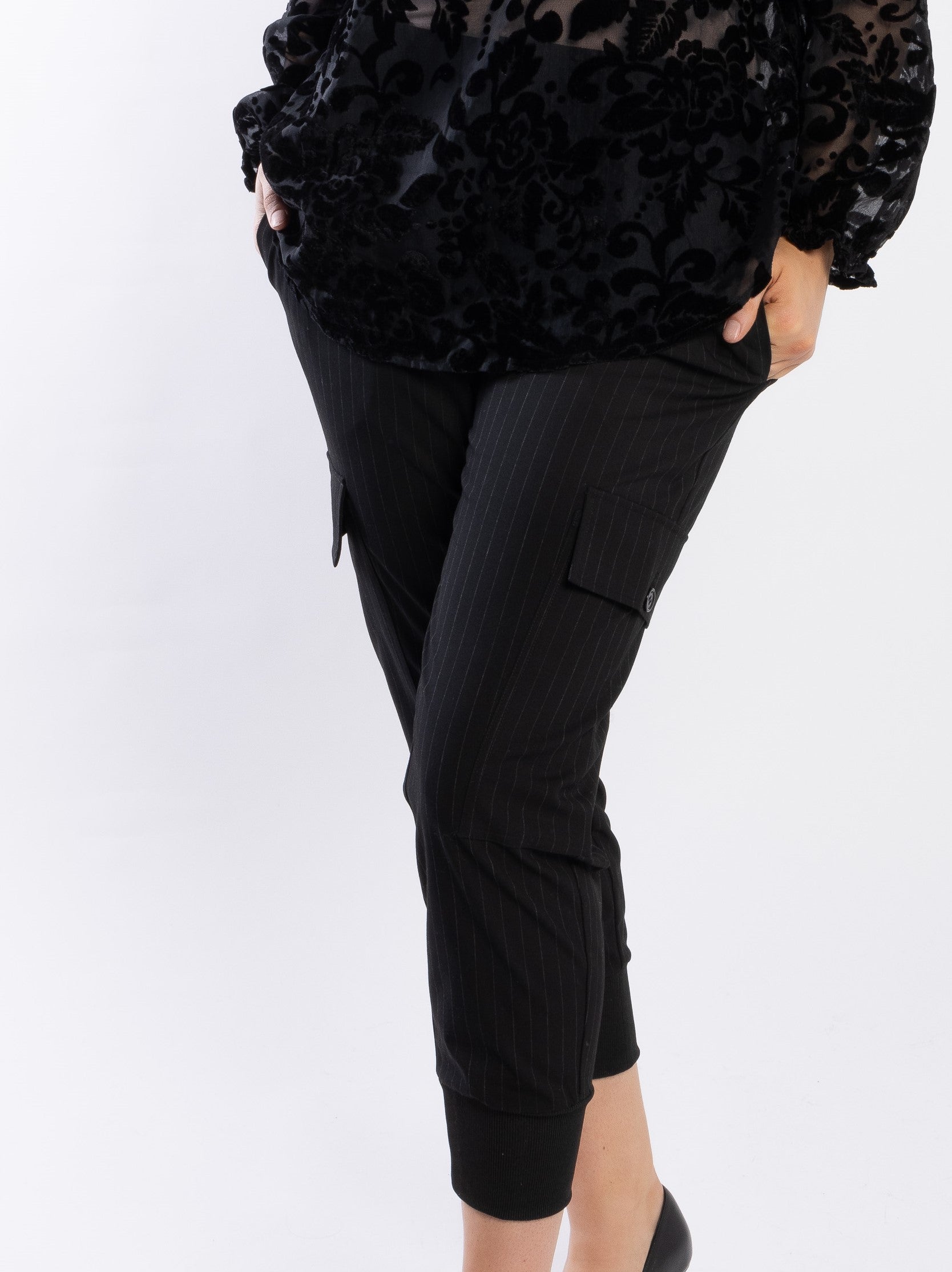 4052 - Noni Pants - Black Pinstripe