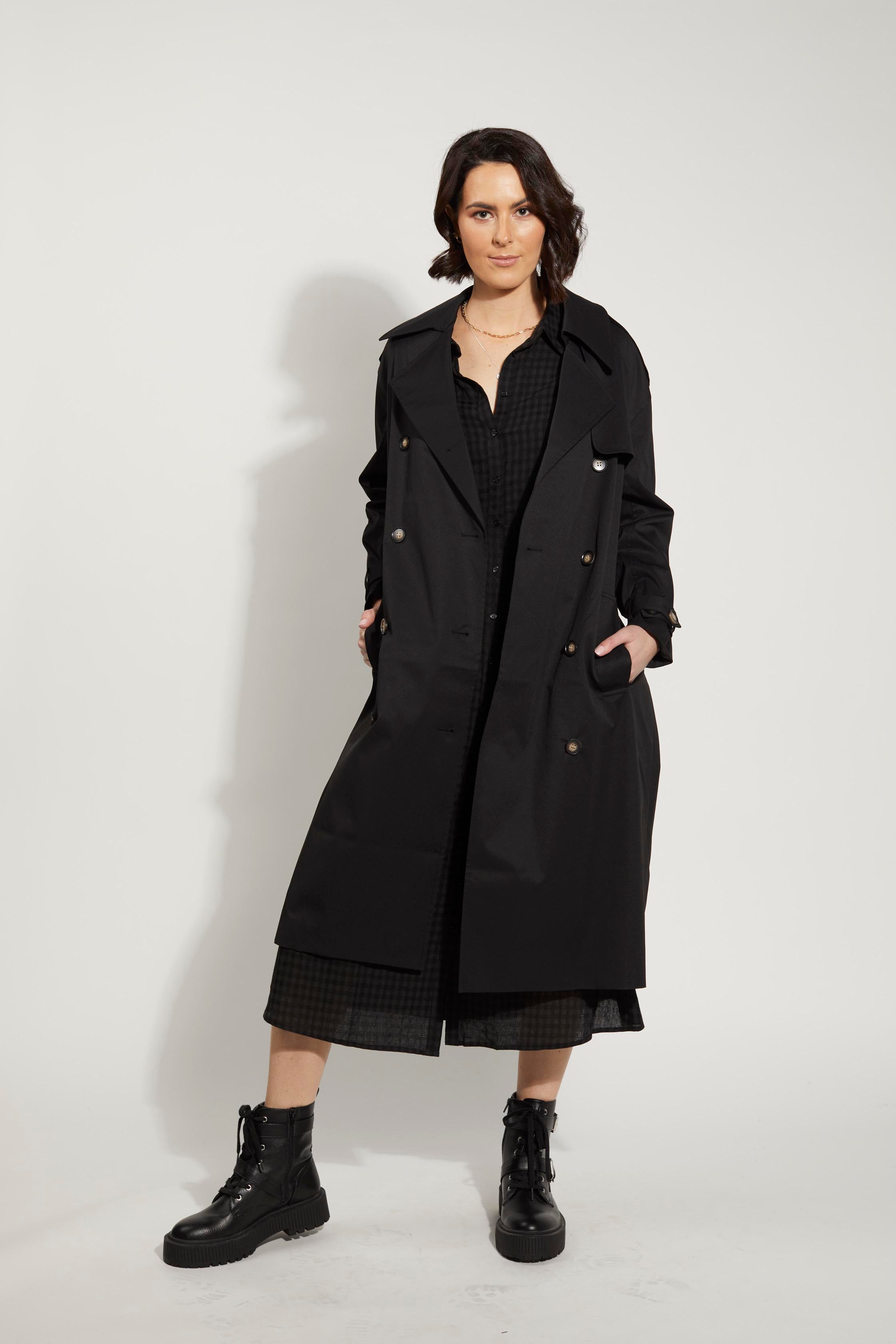 5043 - LEE TRENCH - BLACK