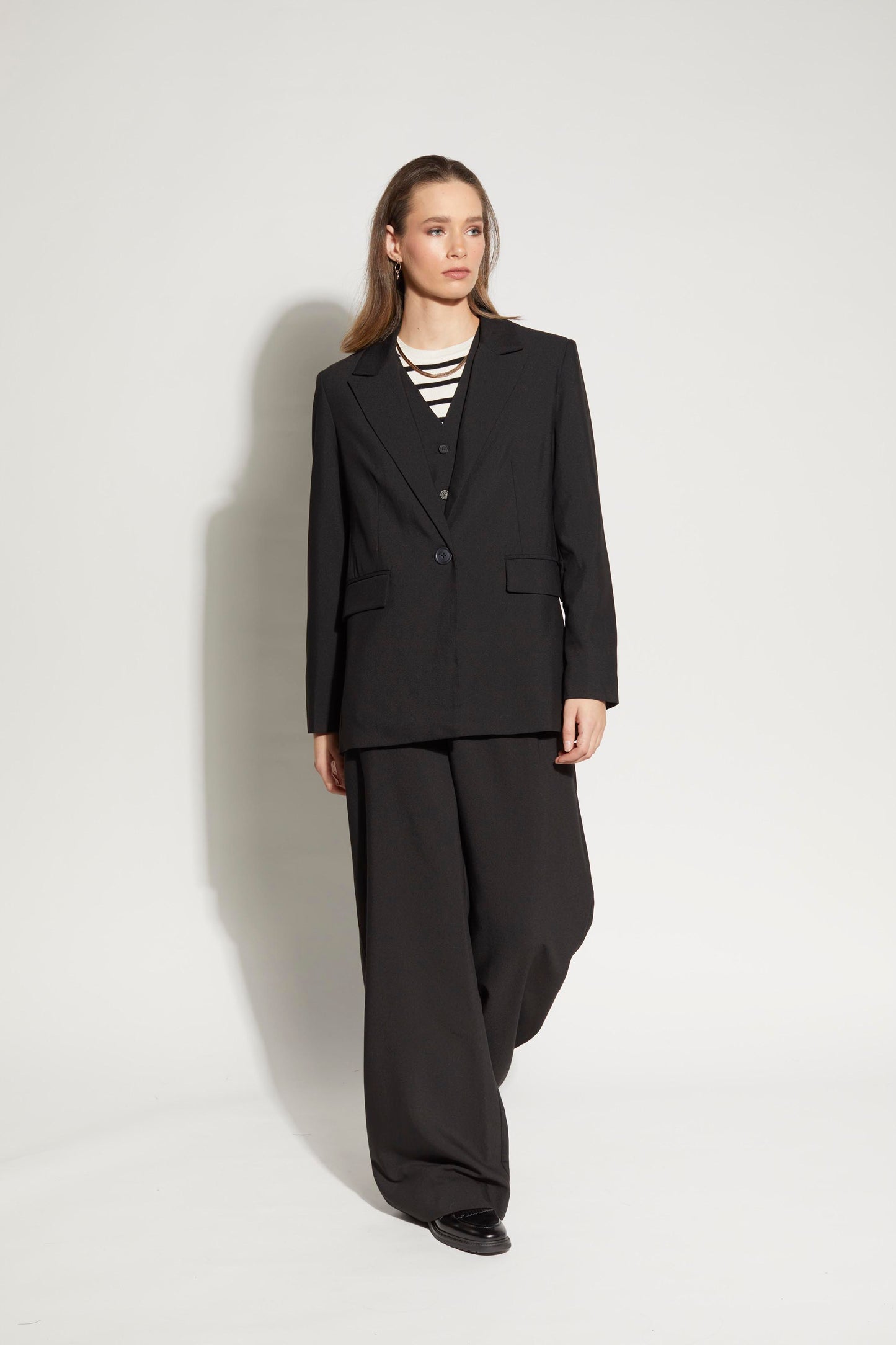 5058L - North Blazer - Black