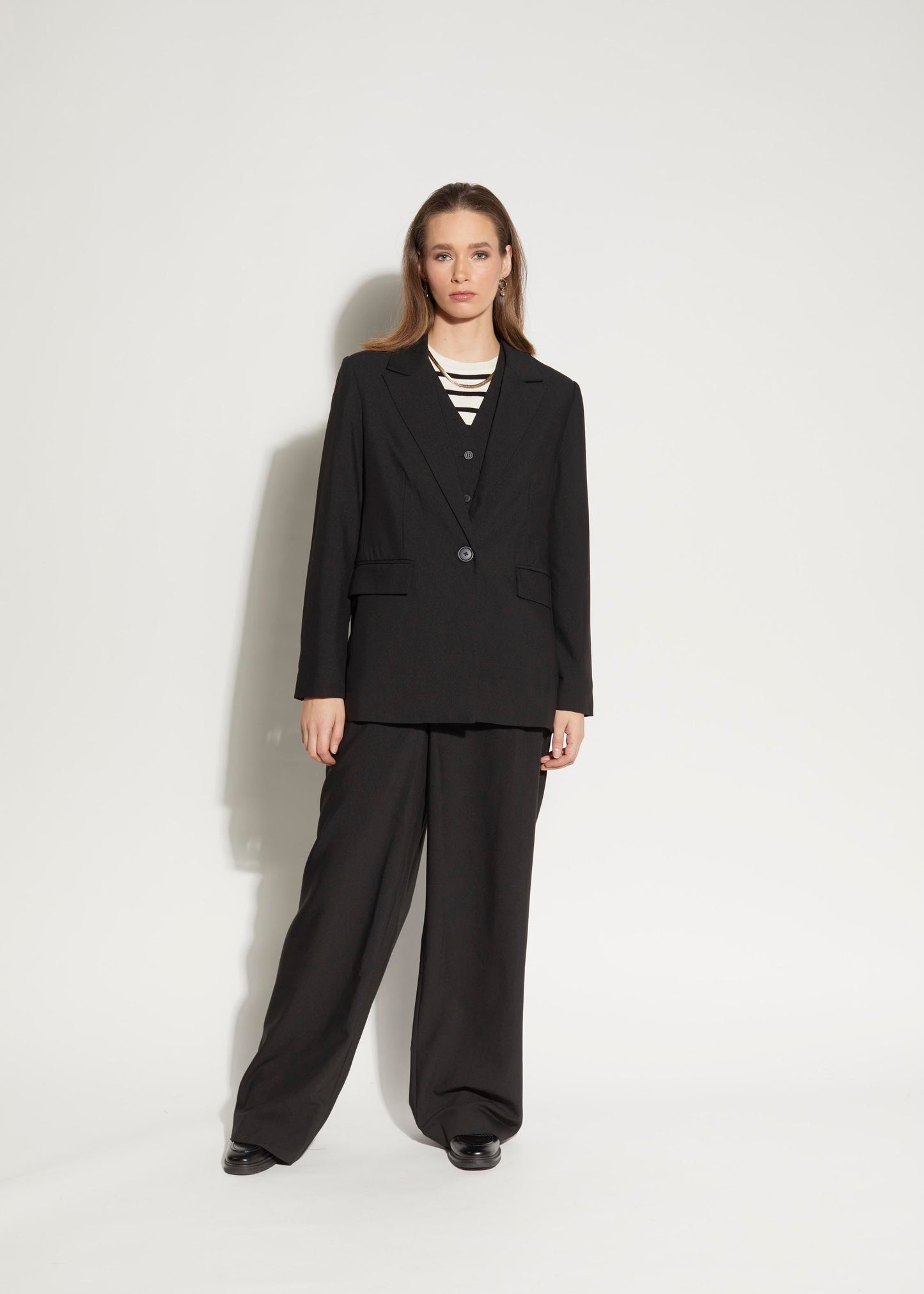5058L - North Blazer - Black