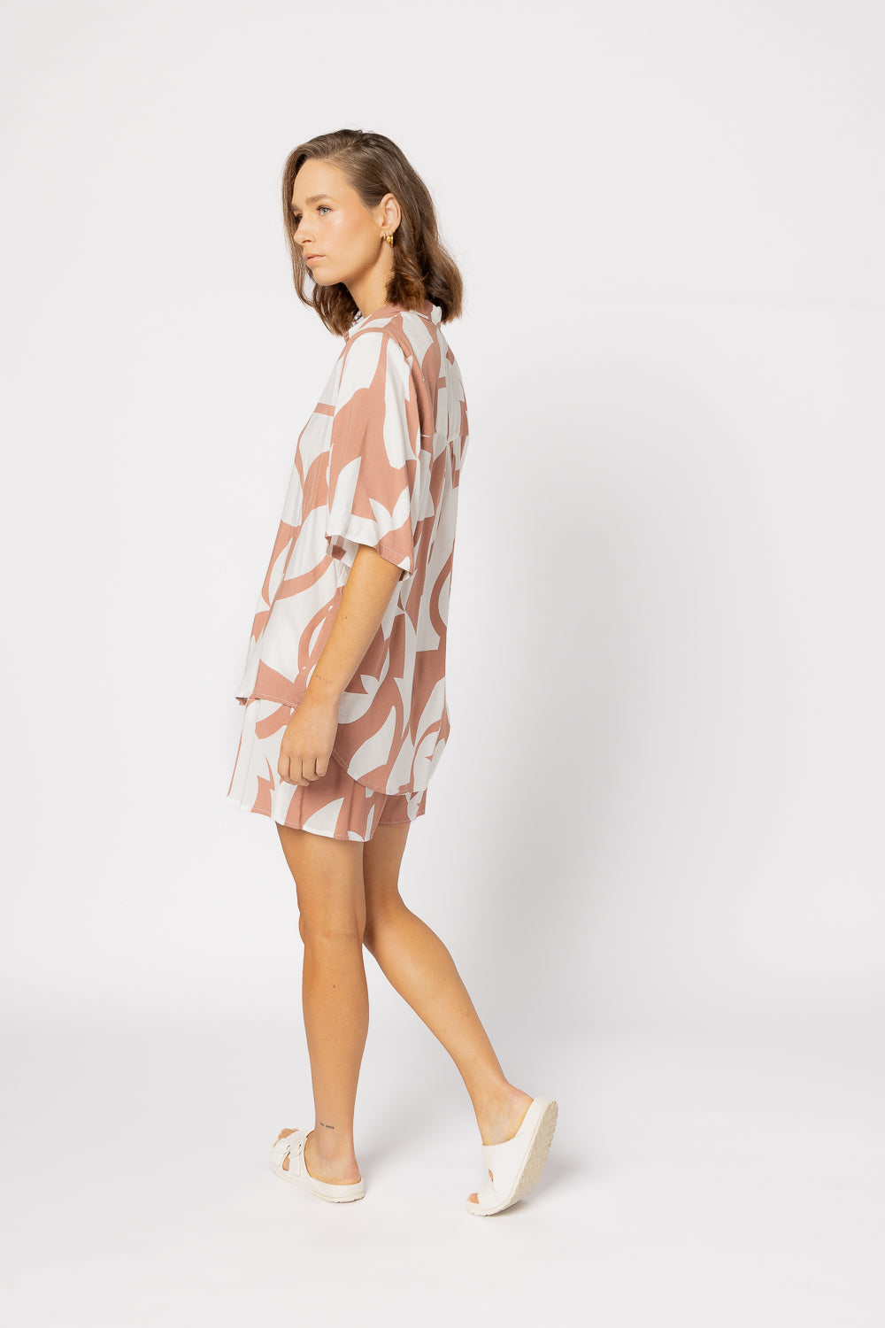 7026 - Bondi Short - Amber Geo