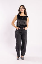 9036 - Barrel Jean - Black Wash