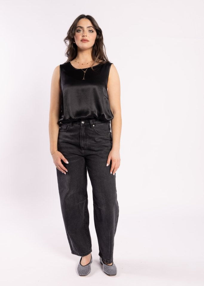 9036 - Barrel Jean - Black Wash