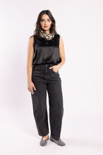 9036 - Barrel Jean - Black Wash