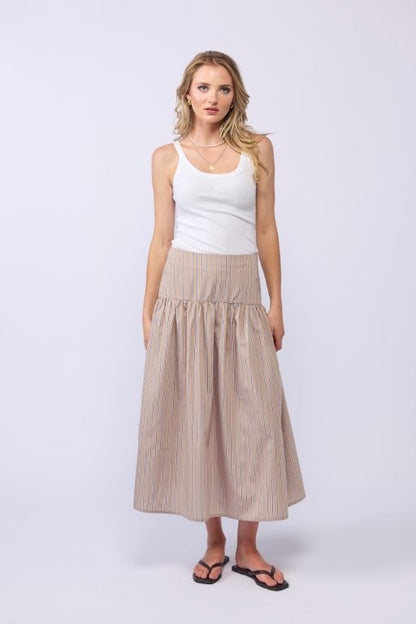 1129 - LOGO - Ruby Rib - White