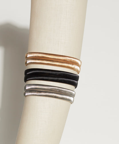 AA1 - METAL COIL ARMBAND - BLACK