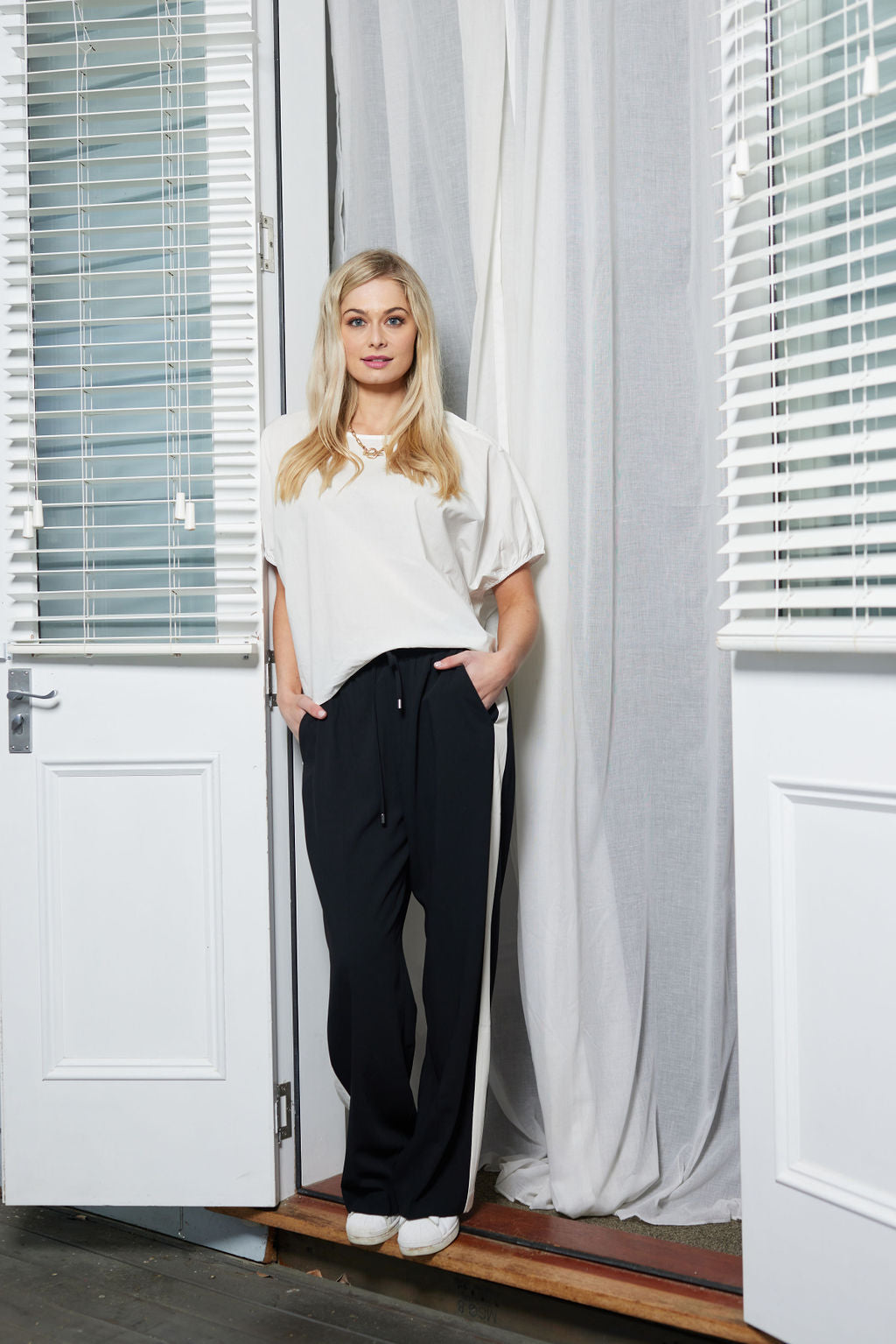 1184 - Minimal Top - White