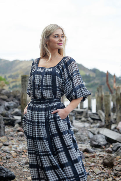 1203 - Tilda Top - Black Window Pane